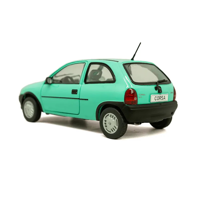 Miniatura White Box - Opel Corsa B - 1/24 - Verde